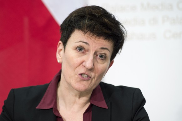 Nicoletta della Valle, Direktorin Fedpol, aeussert sich zu den Terroranschlaegen von Paris, am Samstag, 14. November 2015, in Bern. (KEYSTONE/Peter Schneider)

Nicoletta della Valle, Director of the F ...