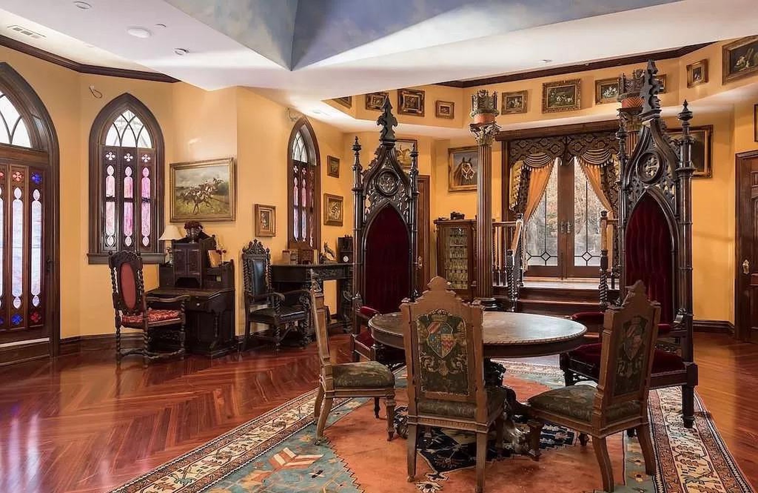 crazy castle in connecticut für 60 millionen zu verkaufen https://www.zillow.com/homedetails/450-Brickyard-Rd-Woodstock-CT-06281/58124274_zpid/?