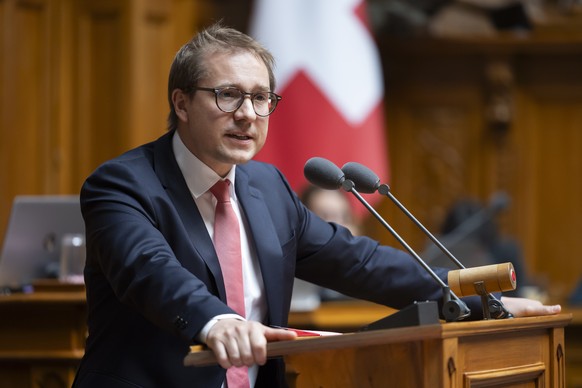 Philippe Nantermod, FDP-VS, spricht waehrend einer Sondersession des Nationalrats, am Mittwoch, 17. April 2024, im Nationalrat in Bern. (KEYSTONE/Peter Klaunzer)