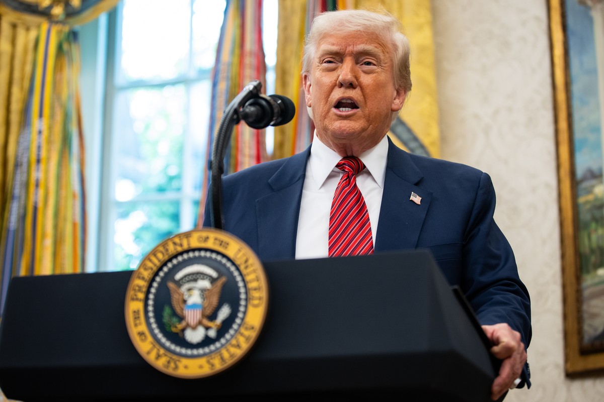 epa12081950 US President Donald Trump speaks before former US Senator David Perdue (not pictured) is sworn in as the United States Ambassador to the Peoples Republic of China during a ceremony in the  ...