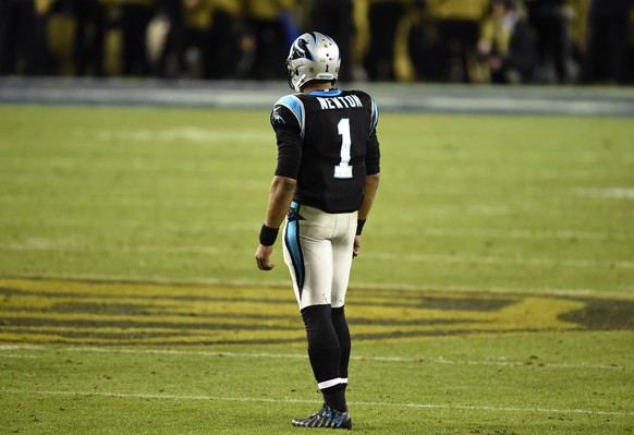 Einsame Figur: Panthers-Quarterback Cam Newton nach der Partie.