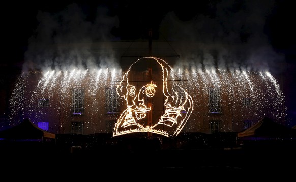 William Shakespeare in Flammen – bei der Feier seines 450. Geburtstags in Stratford-upon-Avon im April 2014.&nbsp;