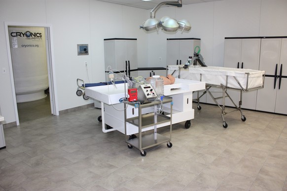 epa05636336 An undated handout picture provided by Cryonics Institute on 18 November 2016 shows the perfusion room, where patients are prepared for long-term storage using a process called vitrificati ...