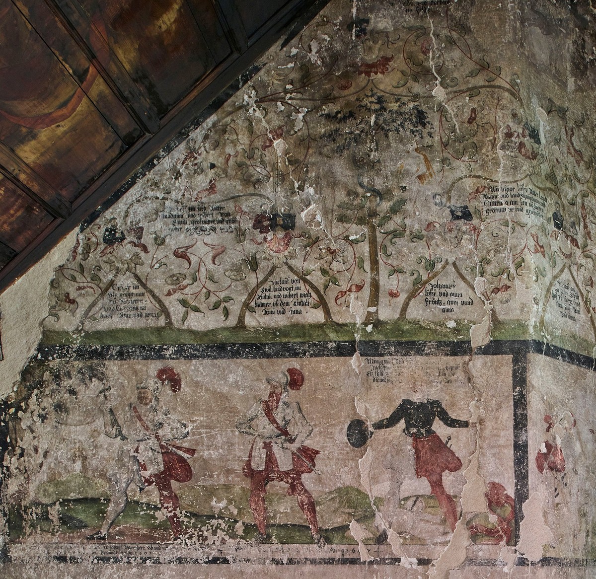 Sarnen, Haus am Grund, Estrichsaal (Ausschnitt), 1607 vollständig bemalt im Auftrag des damaligen Hausherrn Melchior Imfeld. Oben eine Ahnentafel von vier Generationen Imfeld, unten die direkten männl ...