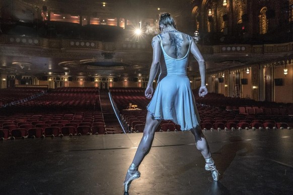 Ballerina mit Ana de armas
john-wick-spin-off