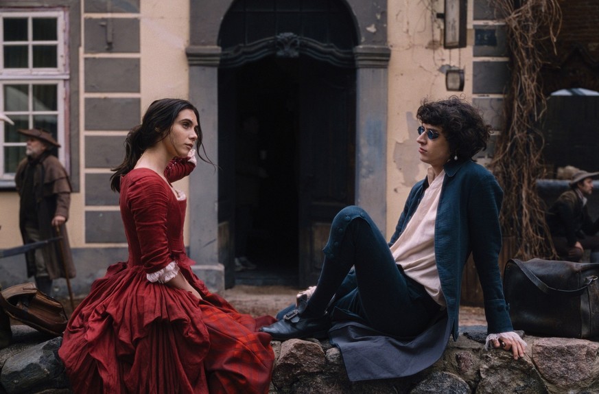 Mozart/Mozart - Skandal - Maria Anna Mozart ist zwar ebenso talentiert wie ihr jüngerer Bruder Amadeus. In der Öffentlichkeit wird aber nur er als Wunderkind gefeiert. Als Amadeus den Erzbischof von S ...