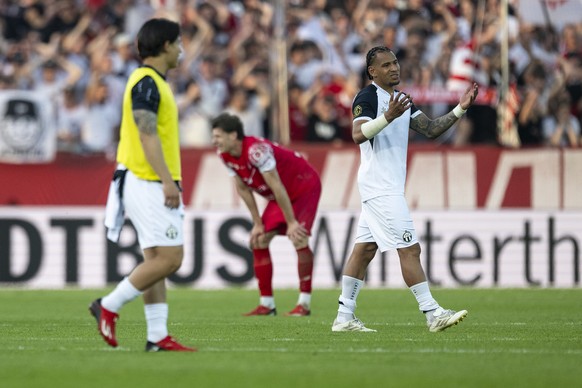 Miguel Reichmuth (FCZ), Andrin Hunziker (FCW) und Juan Jose Perea (FCZ), von links, reagieren nach dem Fussball Meisterschaftsspiel der Swiss Super League in der Relegation Group zwischen dem FC Winte ...