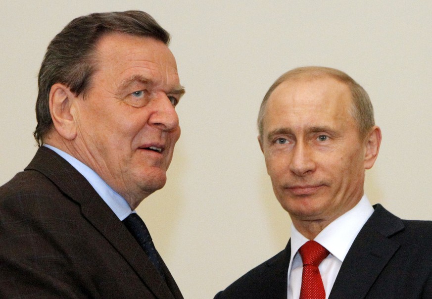 Halten weiterhin zueinander: Altkanzler Gerhard Schröder und Kreml-Herrscher Wladimir Putin.
