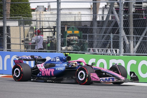 epa12072201 Alpine driver Jack Doohan of Australia competes during the qualifying race of the 2025 Formula 1 Miami Grand Prix at the Miami International Autodrome in Miami Gardens, Florida, 03 May 202 ...
