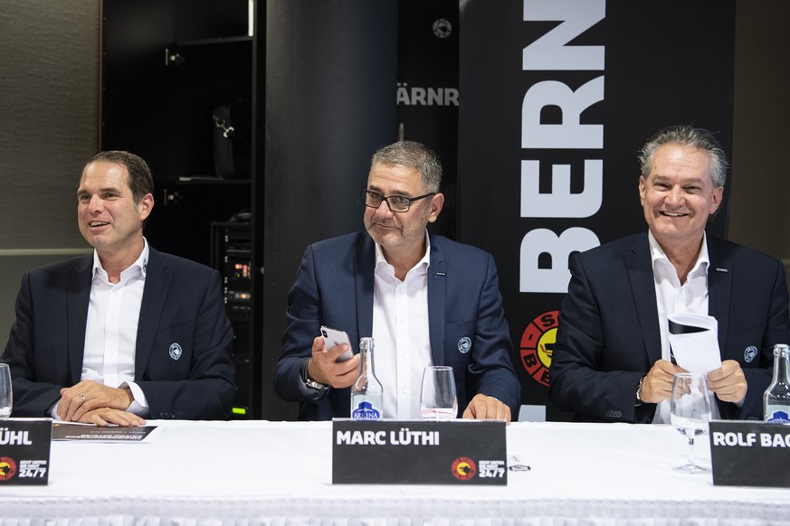 Beat Brechbuehl, Verwaltungsratspraesident, Marc Luethi, CEO und Rolf Bachmann, COO, von links, vom SC Bern sprechen an einer Medienkonferenz, am Mittwoch, 4. September 2019, in Bern. (KEYSTONE/Peter  ...