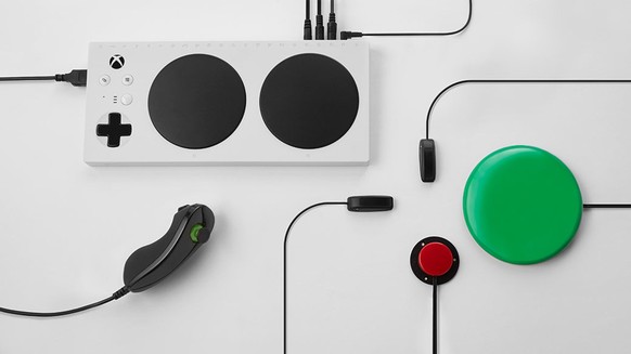 Der Adaptive Controller dient als HUB für viele externe Controller.
