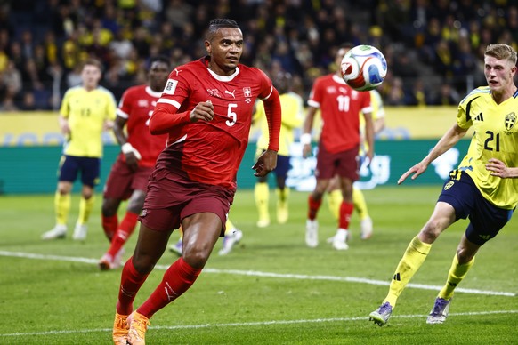 epa12445682 Switzerland&#039;s Manuel Akanji in action during the 2026 FIFA World Cup qualifying soccer match between Sweden and Switzerland in Stockholm, Sweden, 10 October 2025. EPA/Stefan Jerrevang ...