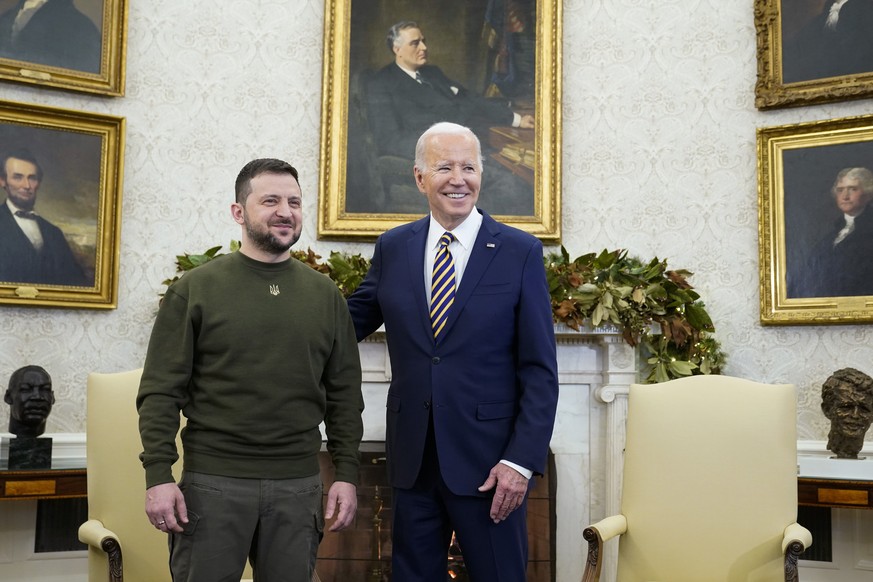 President Joe Biden meets with Ukrainian President Volodymyr Zelenskyy in the Oval Office of the White House, Wednesday, Dec. 21, 2022, in Washington. (AP Photo/Patrick Semansky)
Joe Biden,Volodymyr Z ...
