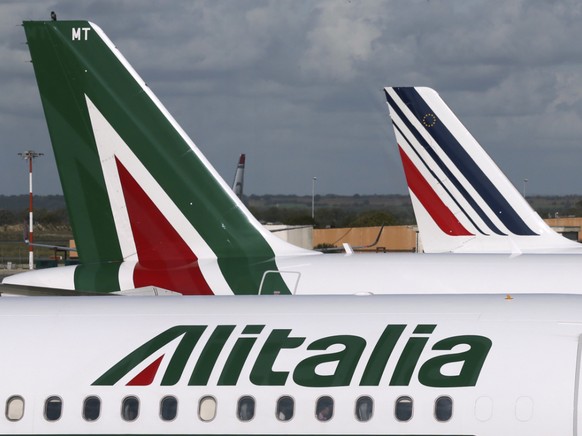 Die Gespräche zur Rettung der italienischen Fluggesellschaf Alitalia gehen weiter: Die italienische Eisenbahngesellschaft Ferrovie dello Stato (FS) verhandelt mit der Lufthansa und der US-Airline Delt ...