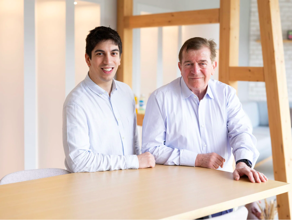 Die Stabsübergabe erfolgt im kommenden Jahr: Tano mit seinem Vater und Rivella-Verwaltungsratspräsident Alexander Barth.