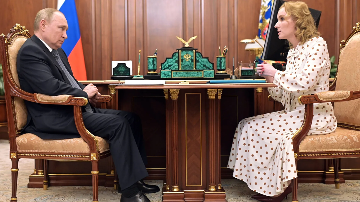 Marija Lwowa-Biełowa bei Kremlchef Putin: Dieser ernannte sie im Oktober 2022 zur Kommissarin für die Rechte von Kindern.