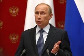 Putin während der gemeinsamen Medienkonferenz