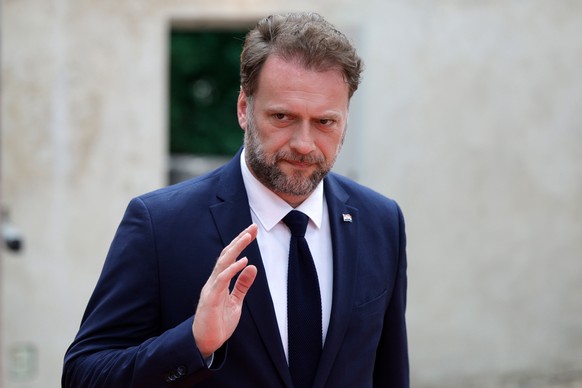 epa10700488 Croatian Minister of Defense Mario Banozic arrives to attend the European Air Defense Conference at Les Invalides in Paris, France, 19 June 2023. EPA/GEOFFROY VAN DER HASSELT / POOL MAXPPP ...