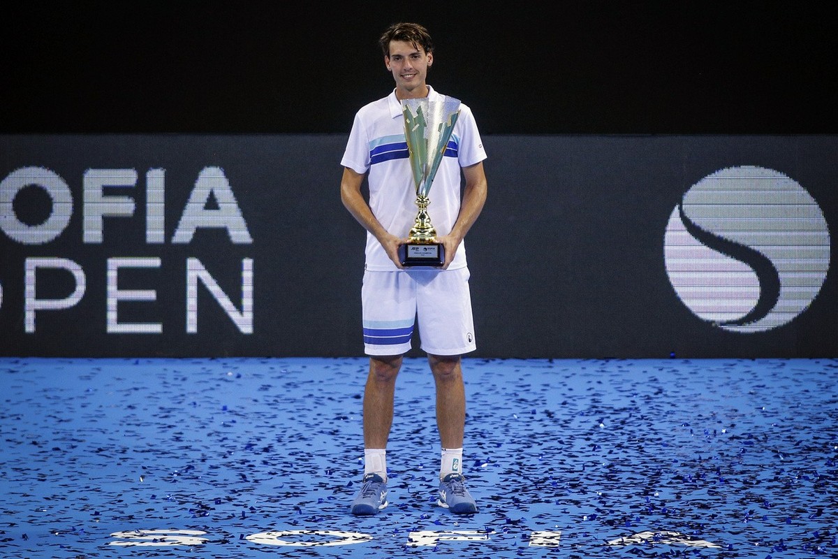 Switzerland's Marc-Andrea Huesler holds the trophy after winning the final match of the 2021 Sofia Open ATP 250 tennis tournament in Sofia, Bulgaria, Sunday, Oct, 2 2022. (AP Photo / Pavel Danev)