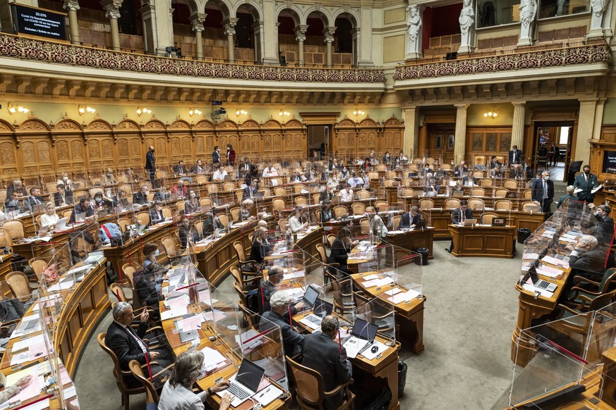 Blick in den Nationalratssaal an der Sondersession des Nationalrats, am Donnerstag, 29. Oktober 2020 in Bern. Aufgrund der Krise um die Pandemie des Coronavirus, Covid-19 gilt im Bundeshaus durchgehen ...