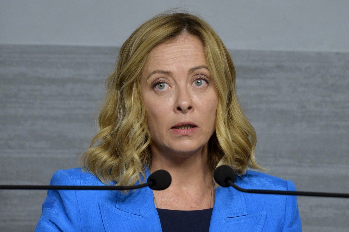 epa11666978 Italian Prime Minister Giorgia Meloni speaks during a press conference with Lebanese caretaker prime minister following their meeting at the government palace in Beirut, Lebanon, 18 Octobe ...