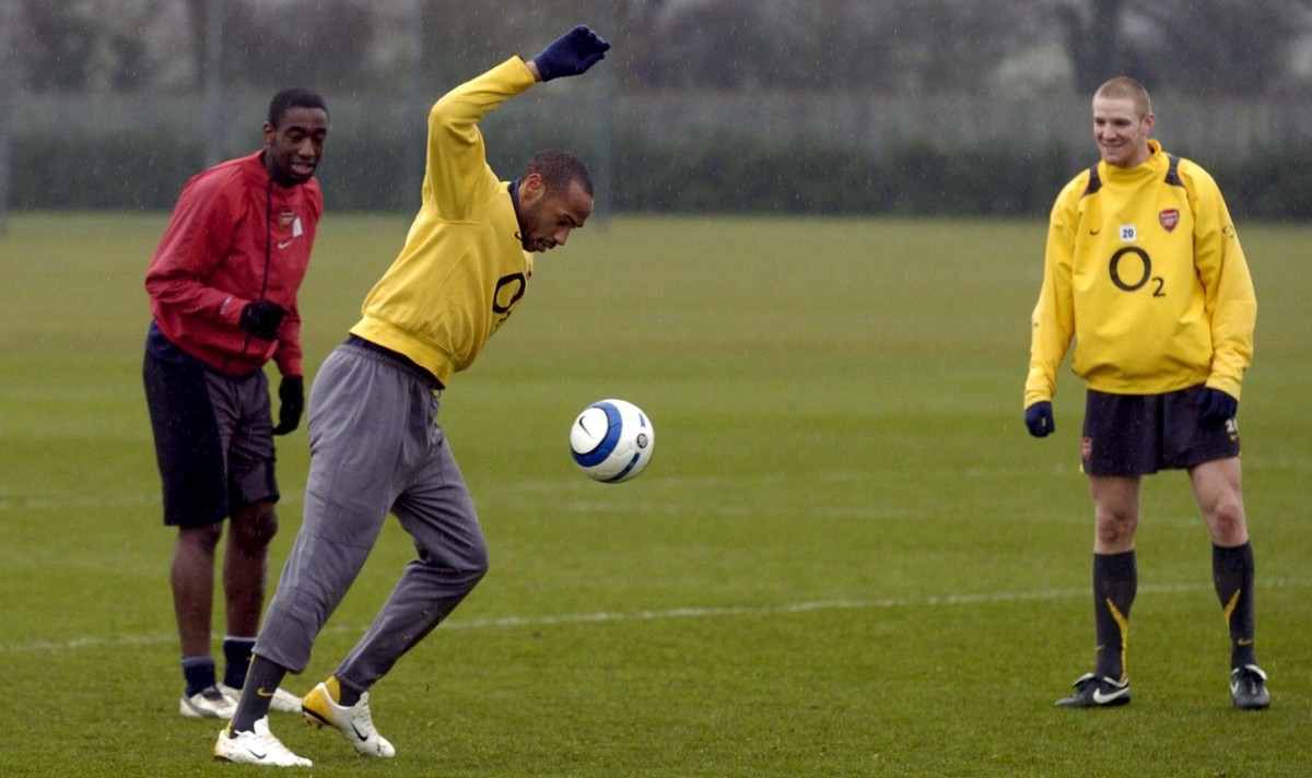 Thierry Henry (C) of Arsenal controls the ball during training at their London Colney training facility near London, Tuesday 07 March 2006. Arsenal meets Real Madrid in the second leg of Champions Lea ...