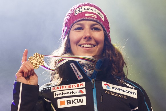 epa05783561 Gold medalist Wendy Holdener of Switzerland celebrates during the Women&#039;s Combined competition winner’s presentation at the 2017 FIS Alpine Skiing World Championships in St. Moritz, S ...
