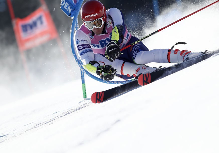 Slovenia&#039;s Zan Kranjec competes during the first run of an alpine ski, World Cup men&#039;s giant slalom in Adelboden, Switzerland, Saturday, Jan. 11, 2020. (AP Photo/Gabriele Facciotti)