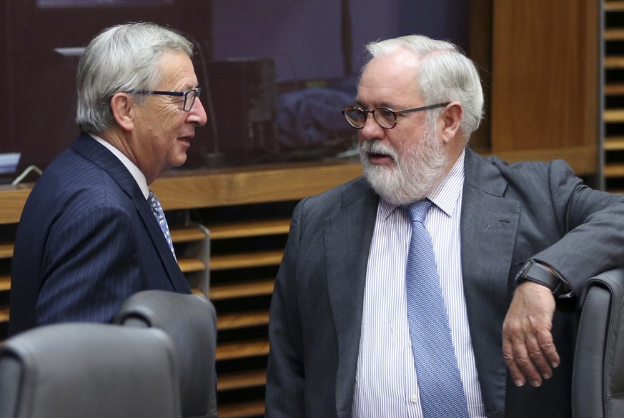 Auf Linie gebracht: EU-Kommissionspräsident Jean-Claude Juncker mit Energiekommissar Miguel Cañete.