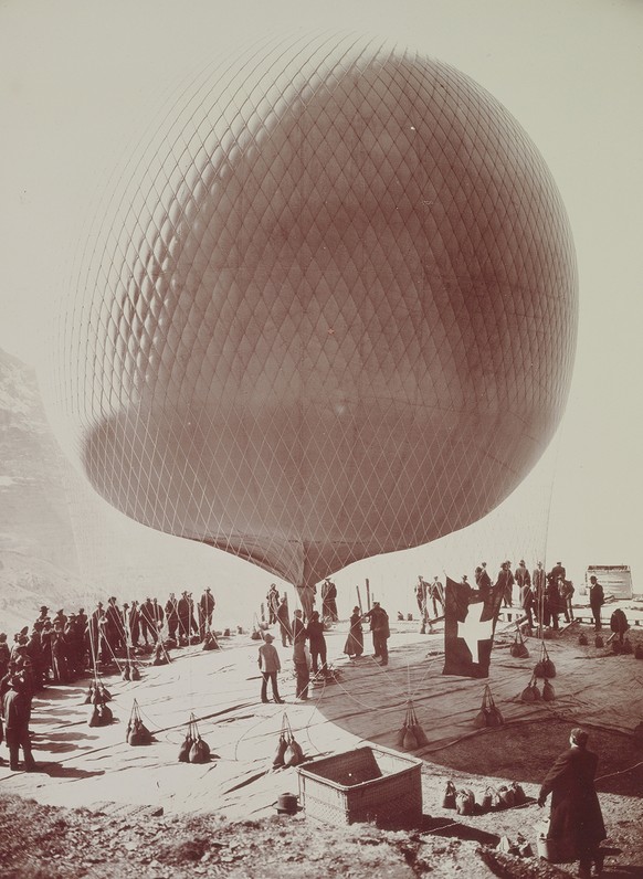 1904 startet Spelterini zu seiner vierten Alpenfahrt von der Station Eigergletscher aus.