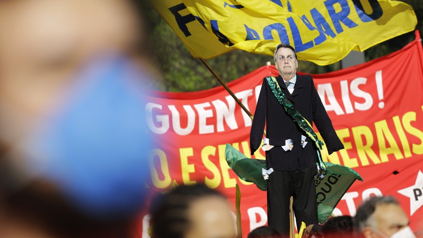 Corona und Korruption: Zehntausende demonstrieren gegen Bolsonaro - Vimarsana News