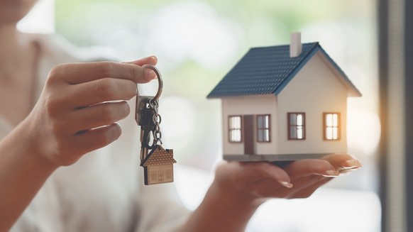 eigenheim haus immobilien shutterstock