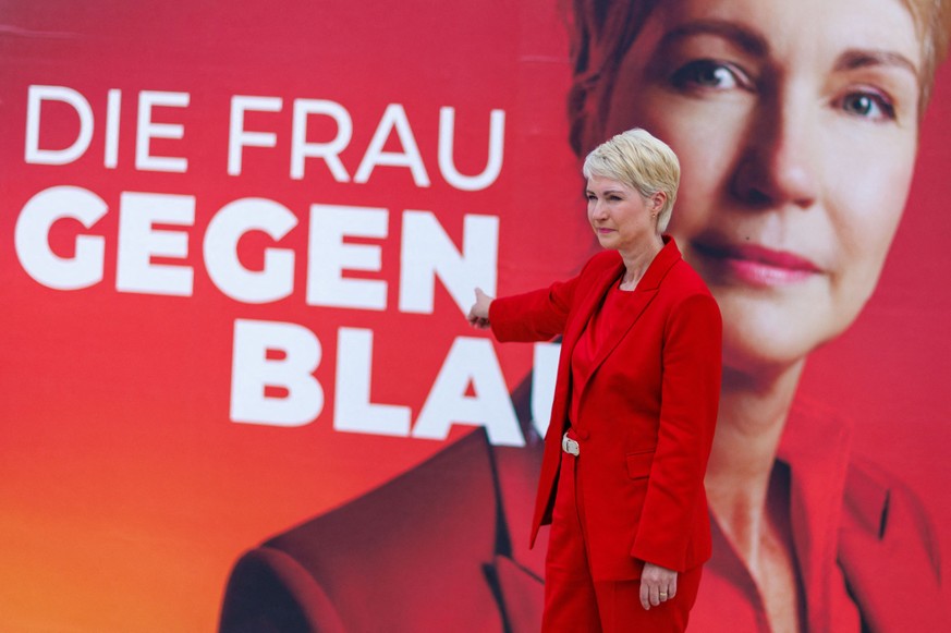 ARCHIV - 07.09.2026, Mecklenburg-Vorpommern, Schwerin: Manuela Schwesig (SPD), die Ministerpr�sidentin von Mecklenburg-Vorpommern und Spitzenkandidatin f�r die Landtagswahl, enth�llt ein neues Wahlpla ...