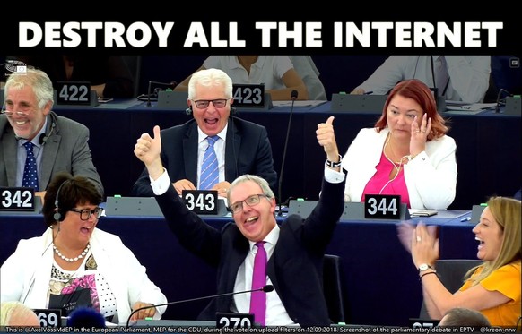 Solche Memes machten die Runde, nachdem das EU-Parlament das neue Urheberrecht annahm.