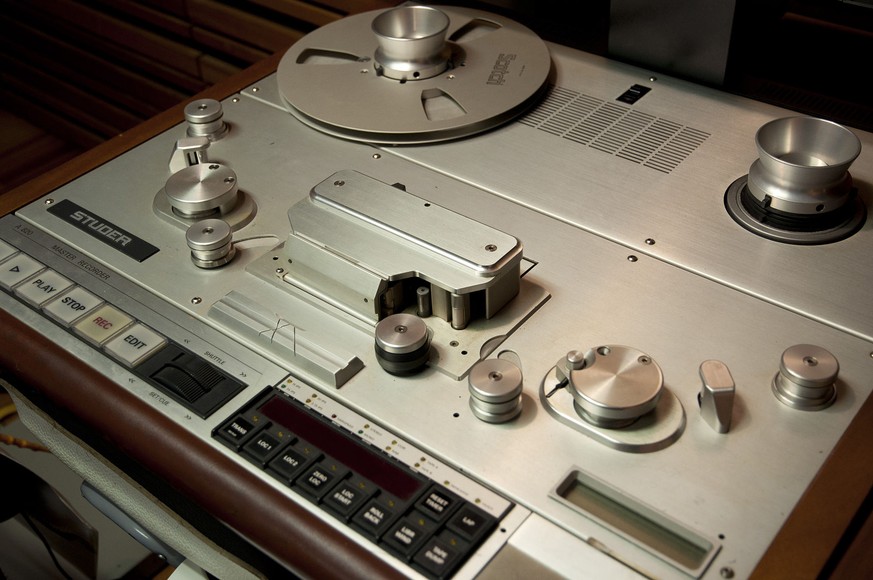 Must-have für Audiophile: Ein&nbsp;Studer A820 Master 2 Track Recorder.&nbsp;