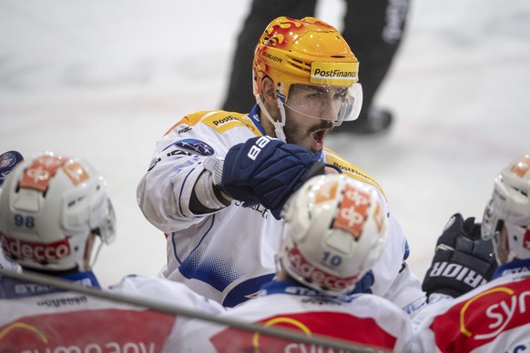 LionsTopscorer Denis Hollenstein, jubelt beim Ausgleich, waehrend dem Meisterschaftsspiel der National League, zwischen den SCL Tigers und den ZSC Lions, am Freitag 7. Dezember 2018 in der Ilfishalle  ...