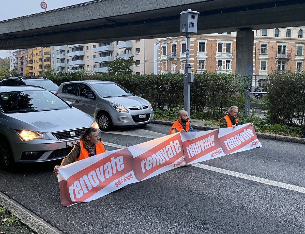 Die Aktivisten von «Renovate Switzerland» im Einsatz.
