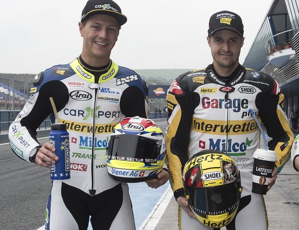 Die Schweizer Moto2 Rennfahrer Dominique Aegerter, Technomag Racing Interwetten, Thomas Luethi, Derendinger Racing Interwetten, und Robin Muhlhauser Technomag Racing Interwetten, von links, praesentie ...