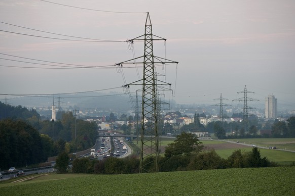 Strommasten und Autobahn: Der Kanton Solothurn.