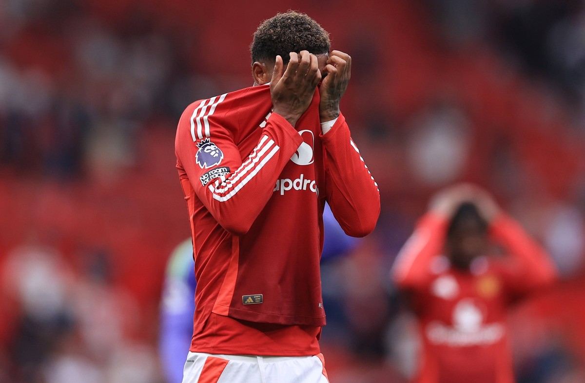 Football - Premier League - Manchester United, ManU v Liverpool 1st September 2024 - Premier League - Manchester United v Liverpool - Marcus Rashford of Manchester United looks dejected - Photo: Simon ...