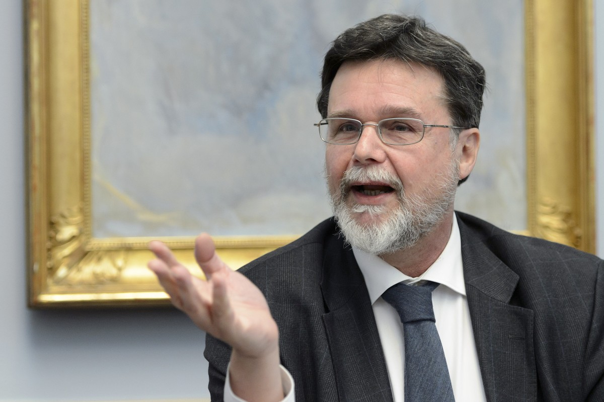 Robert Cramer, president de Patrimoine suisse Geneve, s’exprime lors d’une conference de presse sur le lancement de la campagne NON au saccage de notre patrimoine public, ce mercredi 13 janvier 2016 a ...