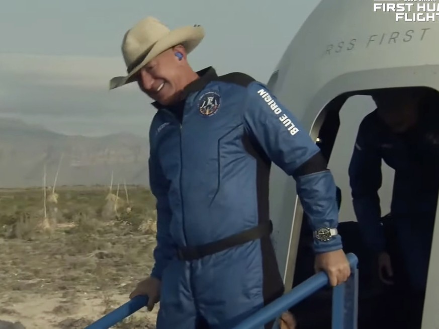 Blueorigin Die Besten Reaktionen Zu Bezos Flug Ins All
