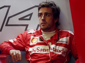 Fernando Alonso: Bestzeit im ersten Training.