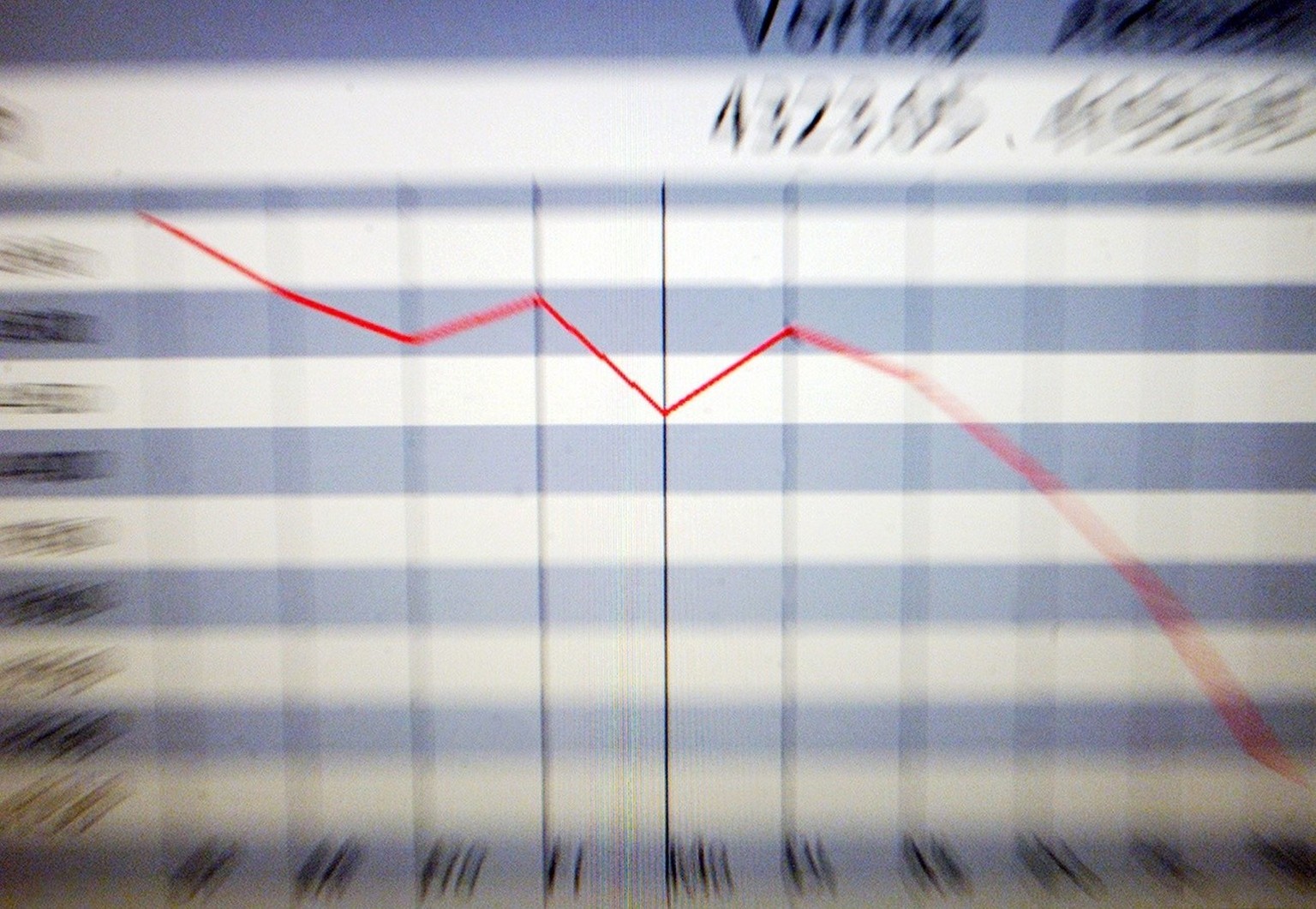 Der Aktienkurs an der Schweizer Boerse hat am Montag, 10. September 2001in Zuerich, weiter massiv an Terrain verloren. Bis 12:00 Uhr verlor das Boersenbarometer Swiss Market Index (SMI) ueber 3,6 Proz ...