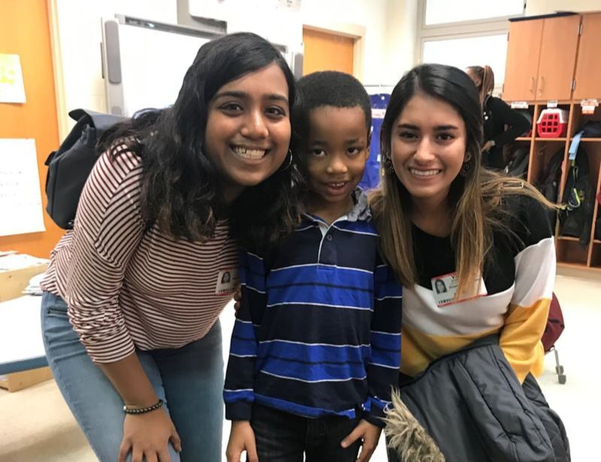 Nandini Arakoni und Sanjana Gangadharan
https://www.sidebysidesmiles.org/