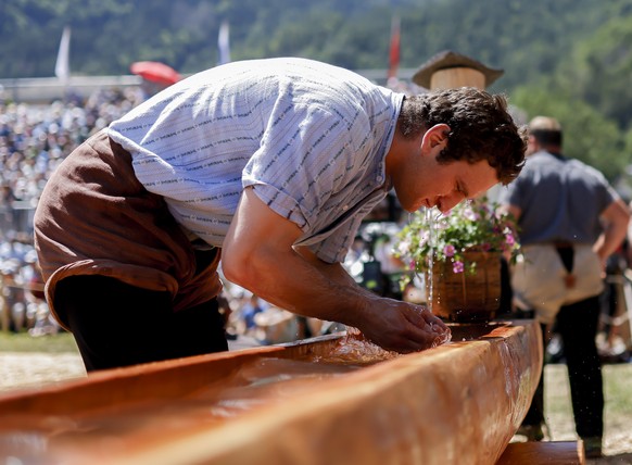 Armon Orlik beim Buendner Glarner Kantonalschwingfest, am Sonntag, 12. Juni 2022, in Untervaz. (KEYSTONE/Christian Merz)