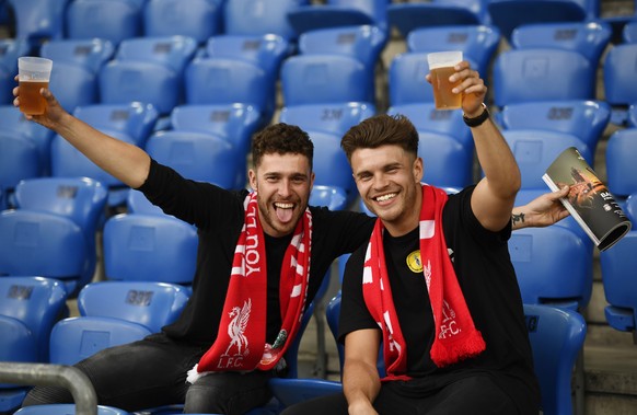 Football Soccer - Liverpool v Sevilla - UEFA Europa League Final - St. Jakob-Park, Basel, Switzerland - 18/5/16
Liverpool fans pose inside the stadium before the game
Reuters / Dylan Martinez
Livep ...