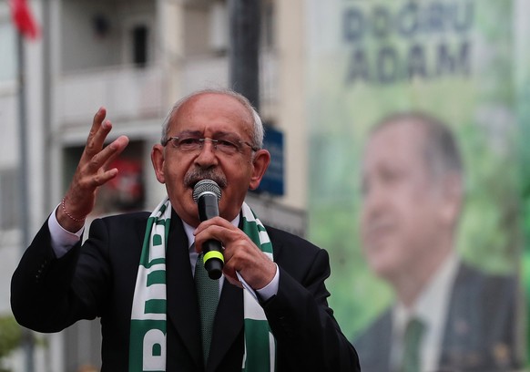 epa10621205 Turkish presidential candidate Kemal Kilicdaroglu, leader of the opposition Republican People's Party (CHP), speaks at his election campaign event in Bursa, Turkey, May 11, 2023. T...