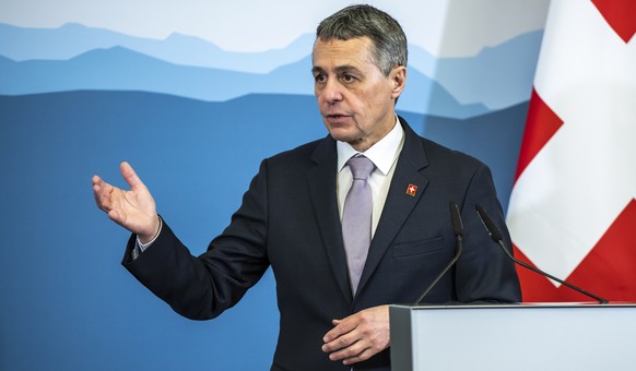epa09875870 Switzerland&#039;s President and head of the Federal Department of Foreign Affairs Ignazio Cassis addresses a press briefing at the Uni Dufour University of Geneva, during an official visi ...