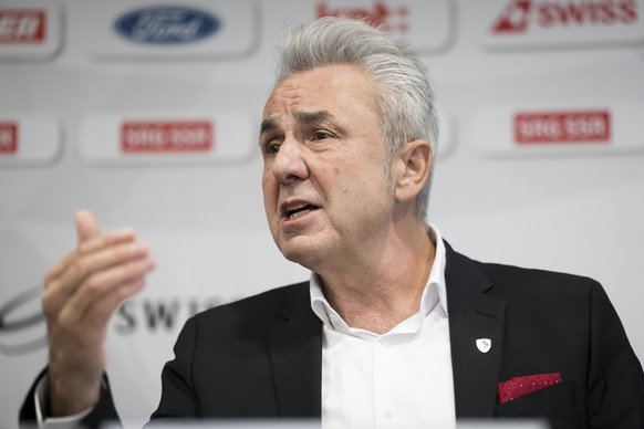 Urs Kessler, Praesident Swiss Ice Hockey Federation spricht ueber seine Bilanz nach 100 Tagen im Amt an der Medienkonferenz der Swiss Ice Hockey Federation (SIHF) am Mittwoch, 3. Dezember 2025 im Hote ...